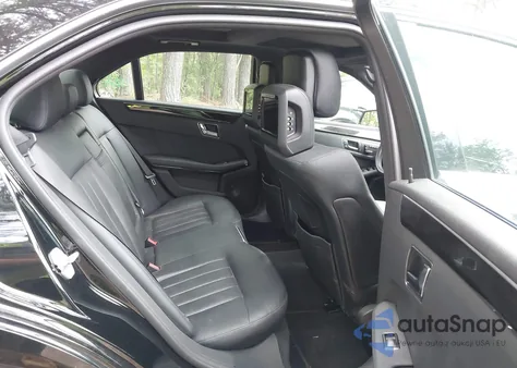 2010 Mercedes-Benz E 550 4Matic из США, поврежденный, VIN WDDHF9AB0AA125460